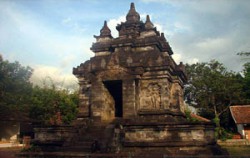 Mendut Temple,Borobudur Tour,Yogya & Beyond 3 Days and 2 Nights Tour