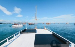 Sundeck image, Open Trip Labuan Bajo 3D2N by Yukai Deluxe Phinisi, Komodo Open Trips