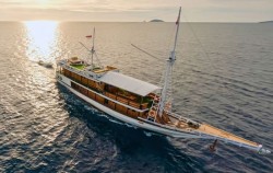 Boat image, Zada Hela Superior Phinisi Charter, Komodo Boats Charter