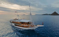 Boat,Komodo Open Trips,Open Trip 3D2N by Zada Hela Superior Phinisi
