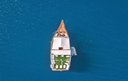 Boat,Komodo Boats Charter,Zada Nara Luxury Phinisi Charter