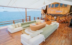 Chill Area image, Zada Nara Luxury Phinisi Charter, Komodo Boats Charter