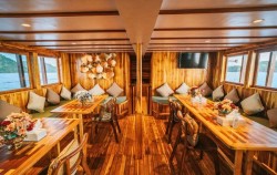 Dining Area,Komodo Boats Charter,Zada Nara Luxury Phinisi Charter
