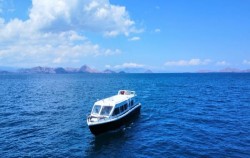 Komodo One Day Open Trips by Zada Raya Speedboat, Komodo Open Trips, Boat