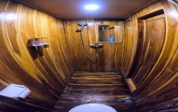 Private Cabin - Bathroom,Komodo Boats Charter,Zada Ulla Deluxe Phinisi Charter